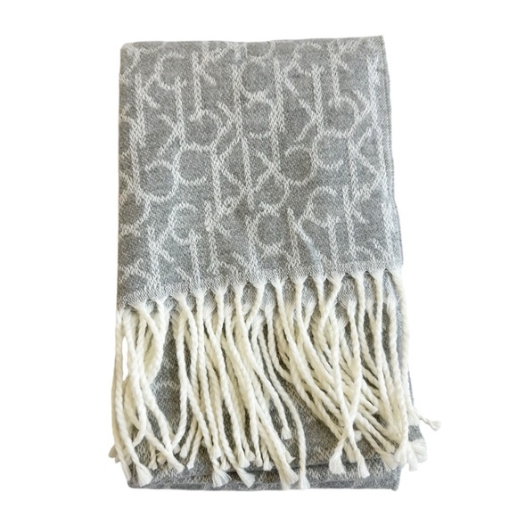 Calvin Klein NWOT Scarf Gray Cream Fringe Logo Acrylic Warm Cozy Winter Fall - Picture 2 of 2